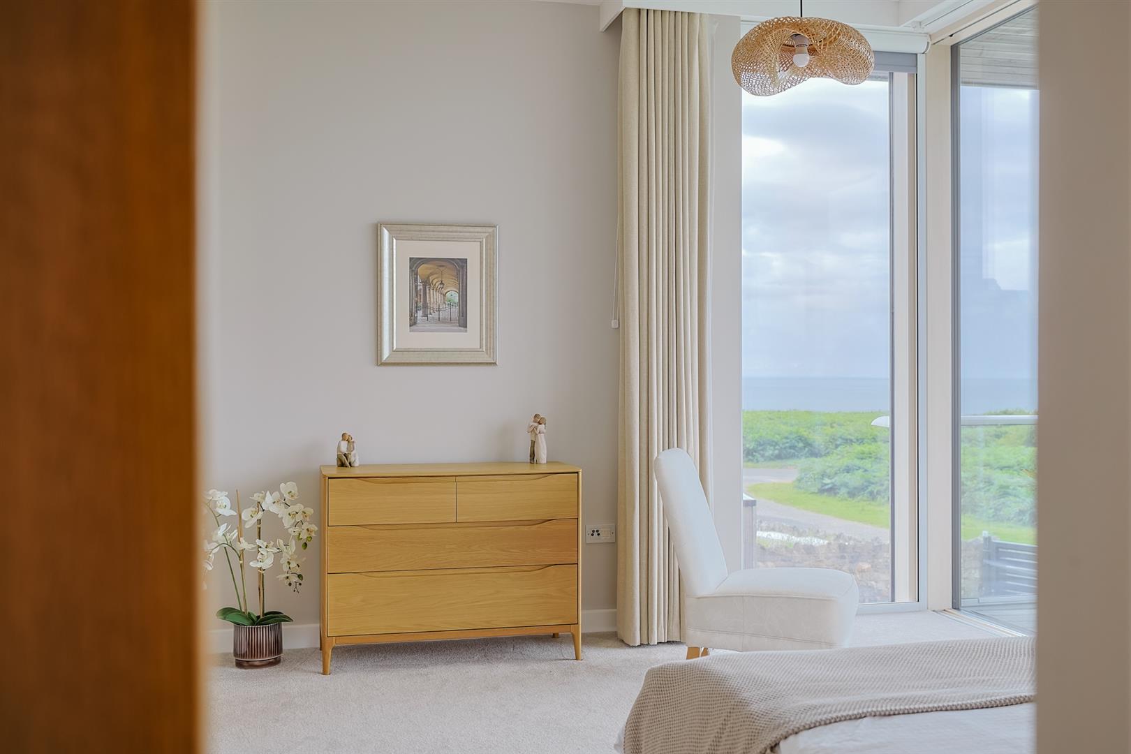 East Cliff, Southgate, Swansea, SA3 2AS